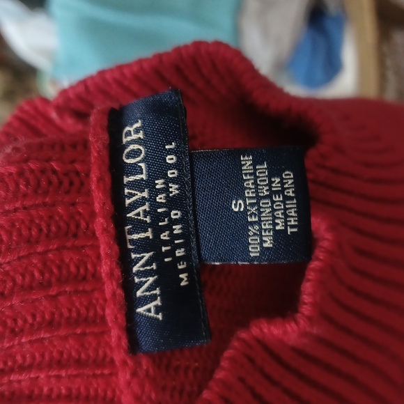 Ann Taylor red Italian Merino wool sweater size small like new - Picture 4 of 7